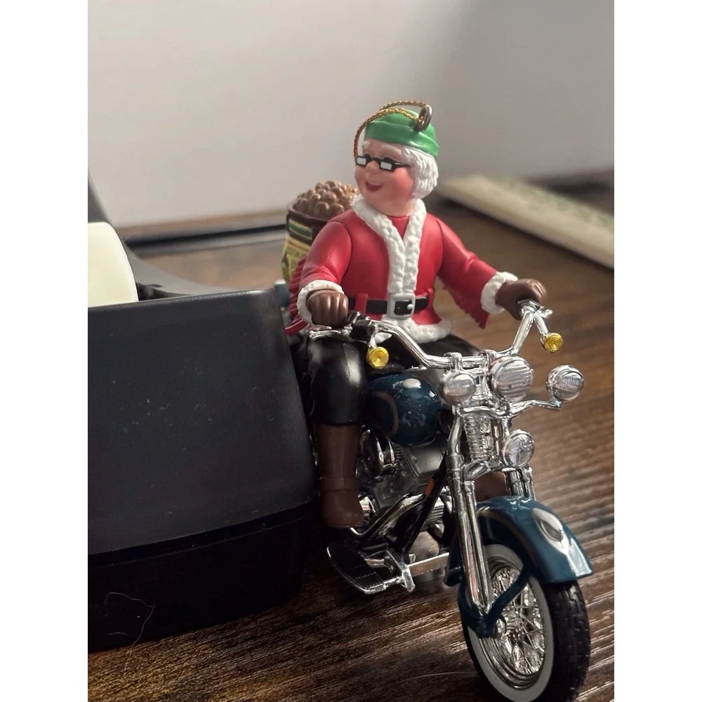 Mr‎ And Mrs Santa Claus Riding Their Harley Davidson Sleigh's